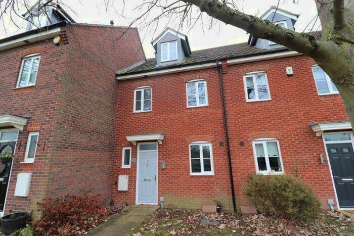 4 Bedroom Town House To Rent In Rowley Road, Grays, RM16