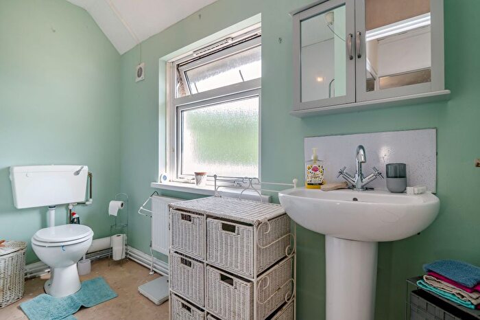 3 Bedroom Terraced House For Sale In Twyn Place, Abercarn, Newport, NP11