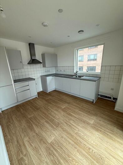3 Bedroom Flat To Rent In Mizzen Street, Barking, IG11