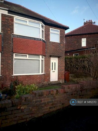 3 Bedroom Semi-Detached House To Rent In Calverley Garth, Leeds, LS13