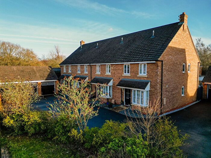 3 Bedroom Terraced House For Sale In Red Kite View, Calvert, MK18