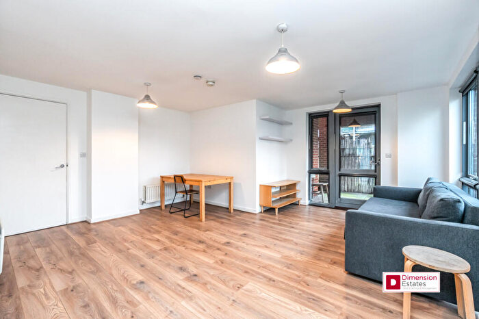 1 Bedroom Apartment To Rent In Southwold Road, Upper Clapton, Hackney, London, E5