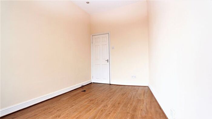1 Bedroom Flat To Rent In Friern Barnet Road, New Southgate, N11
