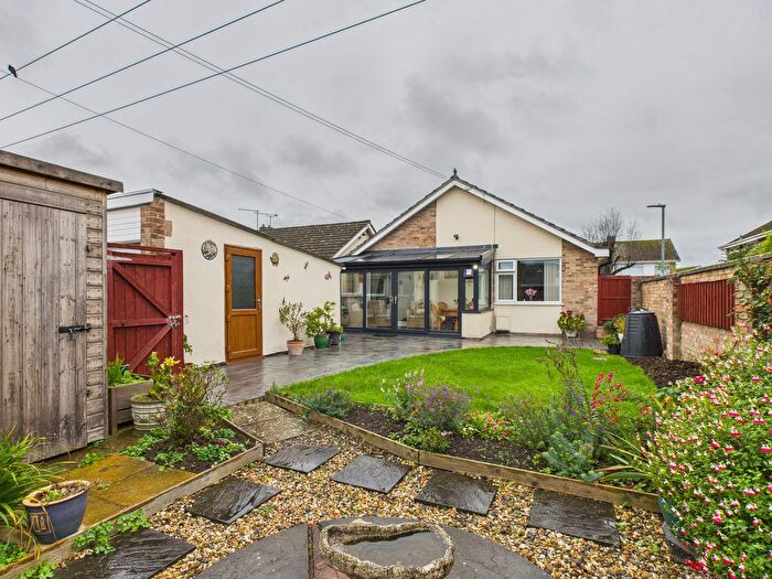 3 Bedroom Detached Bungalow For Sale In Walnut Drive, Bridgwater, TA6