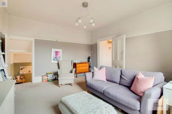 2 Bedroom Flat To Rent In Crouch Hill, London, N8