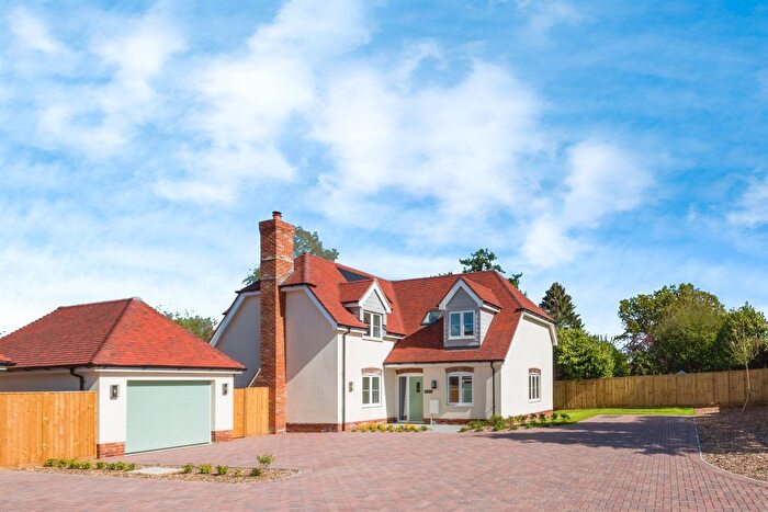 4 Bedroom Detached House For Sale In Newbury Road, Headley, Thatcham, RG19