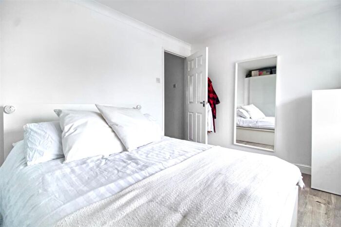 2 Bedroom Terraced House For Sale In Beeston Drive, Cheshunt, EN8