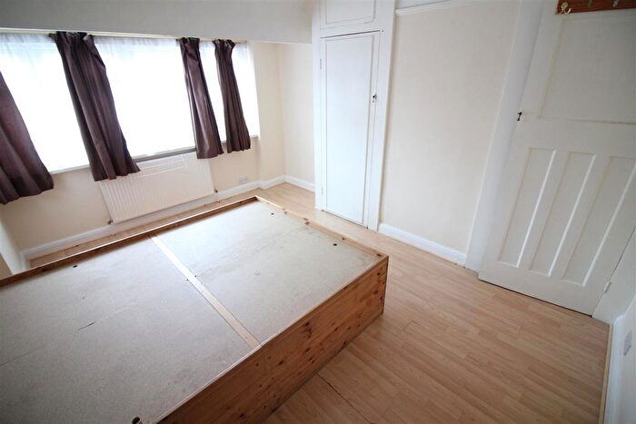 3 Bedroom Property To Rent In Waltham Avenue, Hayes, UB3