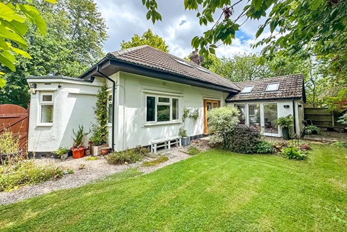 3 Bedroom Chalet For Sale In Ulverston Road, Rochford, SS4