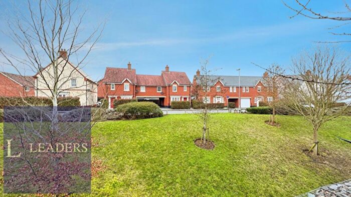 4 Bedroom Link Detached House For Sale In Osier Way, Sible Hedingham, Halstead, CO9