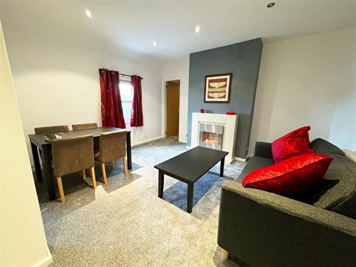 1 Bedroom Apartment To Rent In Highbury Road, Meanwood, Leeds, West Yorkshire., LS6