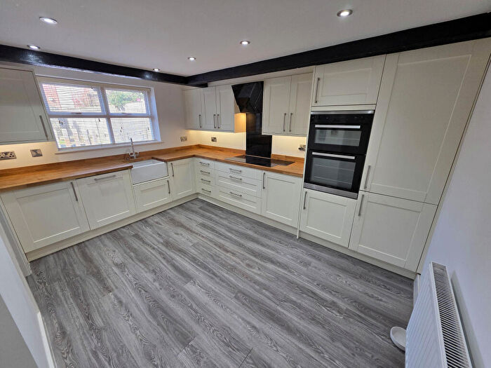 2 Bedroom Cottage For Sale In Leighs Brow, Barnton, Northwich, Cheshire, CW8