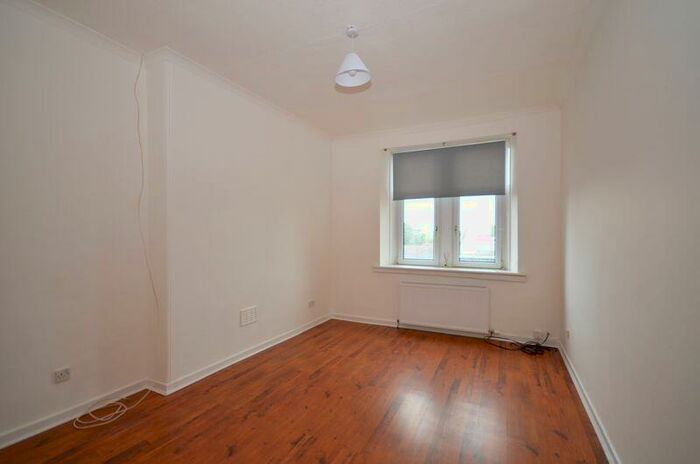 2 Bedroom Flat To Rent In Craighead Road, Milton Of Campsie, G66