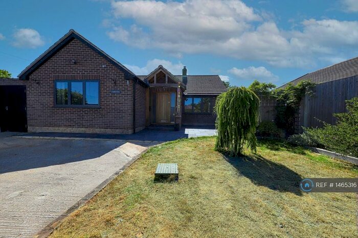 4 Bedroom Bungalow To Rent In Strakers Hill, East Studdal, Dover, CT15