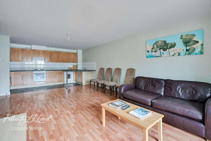 2 Bedroom Apartment To Rent In Lowestoft Mews, London, E16