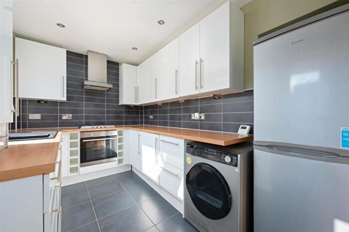 2 Bedroom Semi-Detached House For Sale In Evershed Drive, Dunfermline, KY11