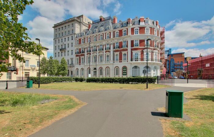 2 Bedroom Apartment For Sale In City Centre, Southampton, SO14