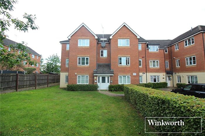 2 Bedroom Flat To Rent In Eaton Way, Borehamwood, Hertfordshire, WD6