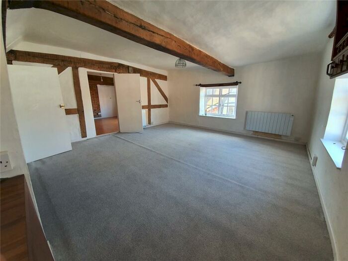 1 Bedroom Apartment To Rent In George Street, Kingsclere, Newbury, Hampshire, RG20