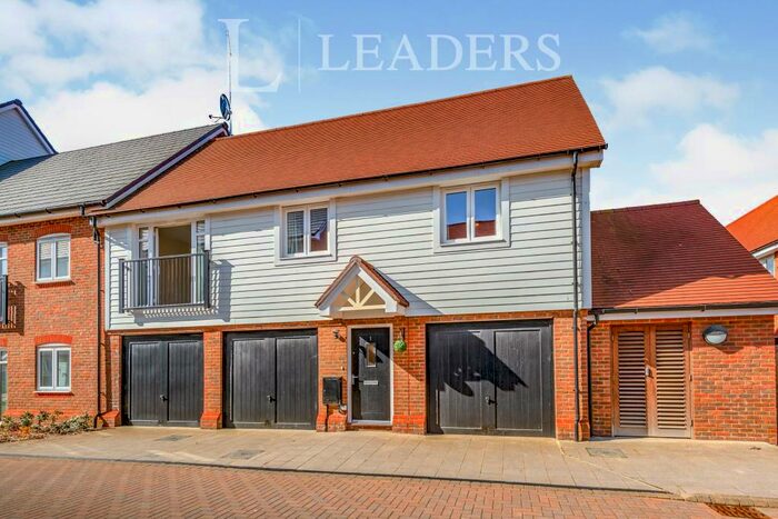 2 Bedroom Maisonette To Rent In Mole Crescent, Faygate, Horsham, RH12