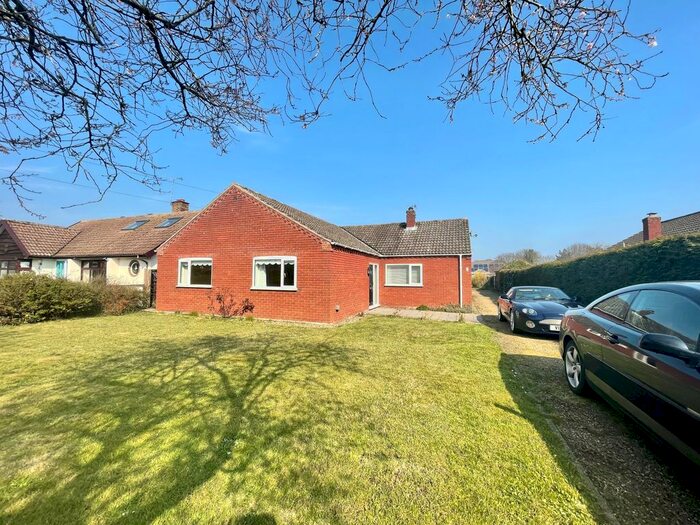 4 Bedroom Bungalow To Rent In Hollow Hill Road, Ditchingham, Bungay, NR35