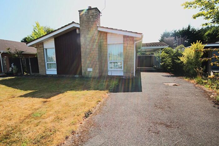 3 Bedroom Detached Bungalow For Sale In Mollington Court, Chester, CH1