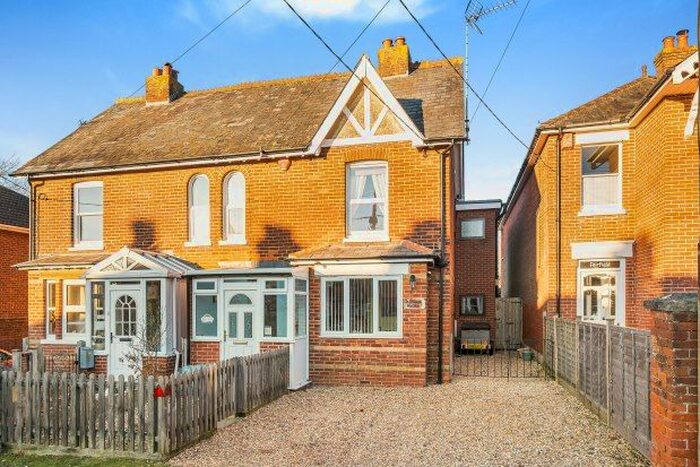 3 Bedroom Property To Rent In Avenue Road, Brockenhurst, SO42