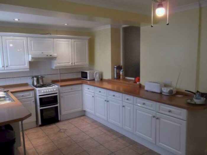 4 Bedroom Terraced House To Rent In Augusta Street, CF24