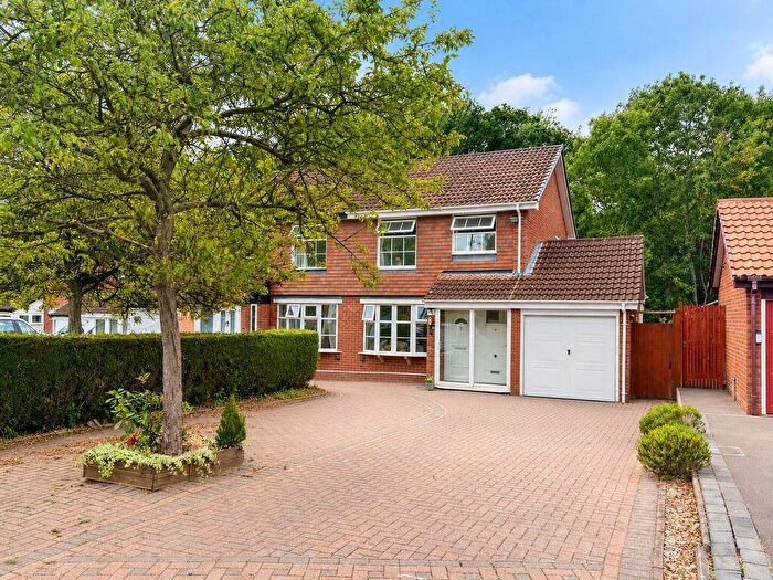 3 Bedroom Semi Detached House For Sale In Firbarn Close, Sutton Coldfield, B76