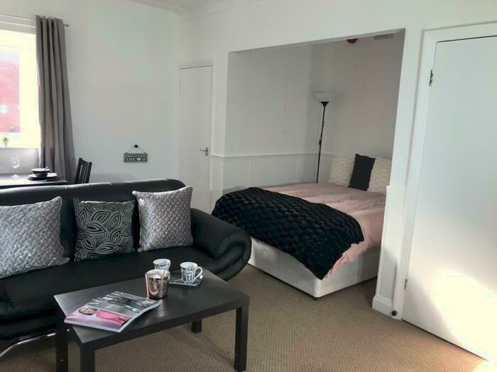 Studio To Rent In Cumberland Court, LS6