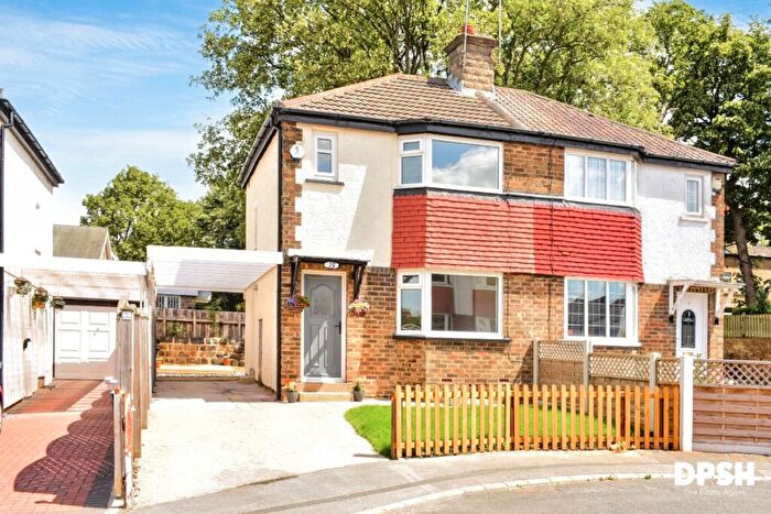 2 Bedroom Semi-Detached House For Sale In Hill Court Avenue, Leeds, LS13