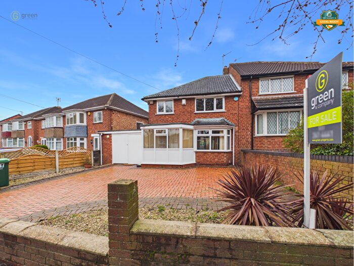 3 Bedroom Semi-Detached House For Sale In Eastwood Road, Great Barr, Birmingham, B43