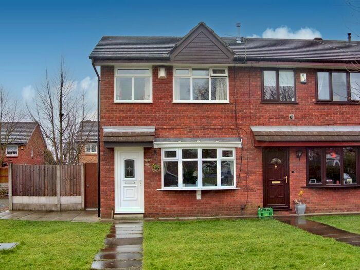 3 Bedroom Town House For Sale In Castleton Way, Winstanley, Wigan, WN3