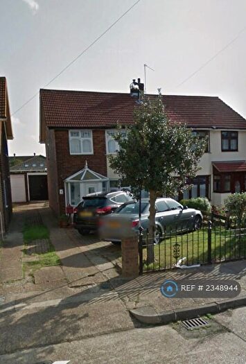 3 Bedroom Semi-Detached House To Rent In Hugo Gardens, Rainham, RM13