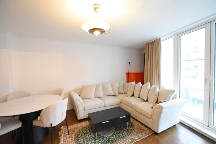 3 Bedroom Flat To Rent In Elizabeth Court, Palgrave Gardens, London, NW1
