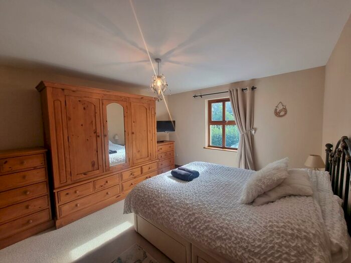 4 Bedroom House To Rent In Llwyncelyn Uchaf, Mynyddcerrig, Llanelli, Carmarthenshire, SA15