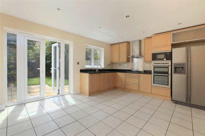 3 Bedroom Terraced House To Rent In Pavilion Square, Tooting Bec, London, SW17