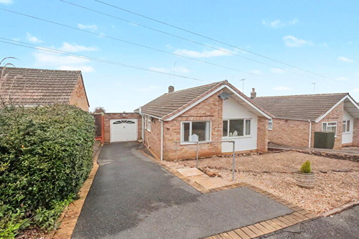 3 Bedroom Detached Bungalow For Sale In Leigh Grove, Banbury, OX16