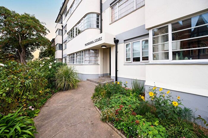 3 Bedroom Flat For Sale In Forest Hill Road, East Dulwich, London, SE22