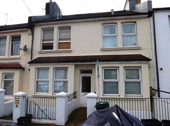 Flat To Rent In Shanklin Road, Brighton, Brighton, BN2