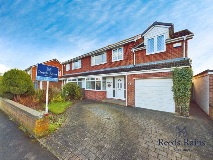 3 Bedroom Semi-Detached House For Sale In Park Road, Sproatley, Hull, East Yorkshire, HU11