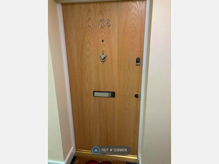 2 Bedroom Flat To Rent In Hart Street, Maidstone ME16