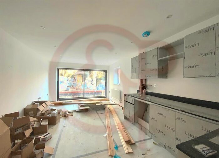 2 Bedroom Flat To Rent In Madeley Road, Ealing W5