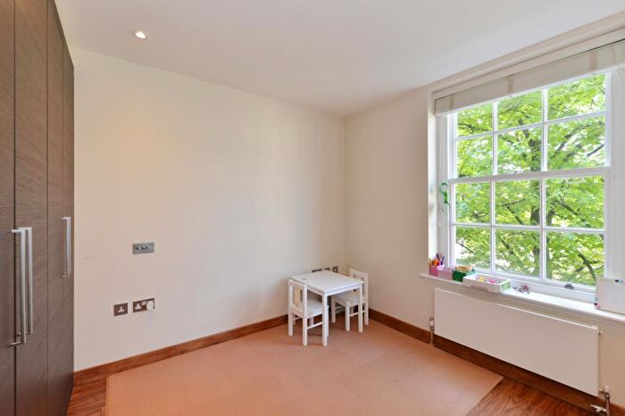 2 Bedroom Apartment To Rent In Manor Apartments, - Abbey Road, NW8