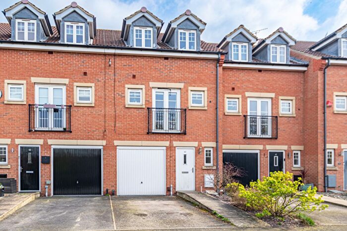 4 Bedroom Town House For Sale In Bridge Close, Church Fenton, Tadcaster, LS24