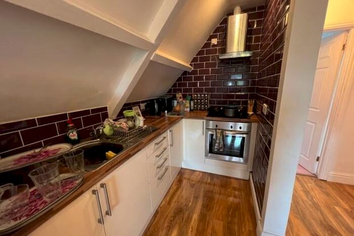 1 Bedroom Flat To Rent In Richmond Road - Cardiff, CF24