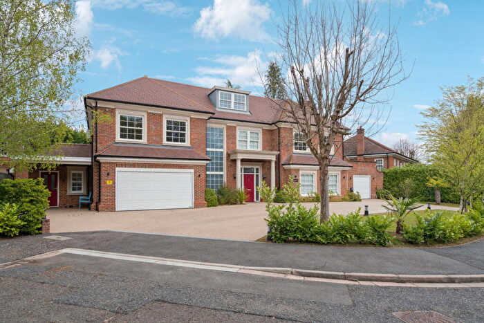 6 Bedroom Detached House For Sale In Rogers Ruff, Northwood, HA6