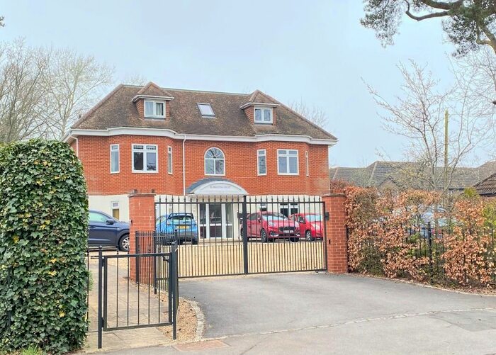 2 Bedroom Flat To Rent In Terrace Road South, Bracknell, RG42