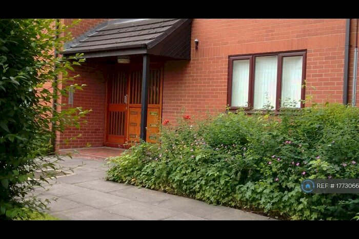 2 Bedroom Flat To Rent In Park Road, Salford, M6