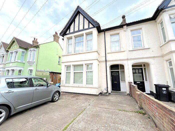 1 Bedroom Flat To Rent In Anerley Road, Westcliff-On-Sea, SS0